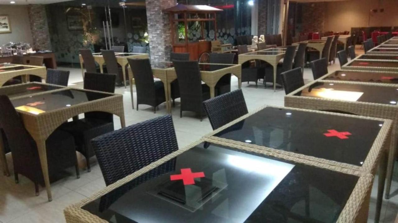 Hotel Arjuna Yogyakarta Exteriör bild