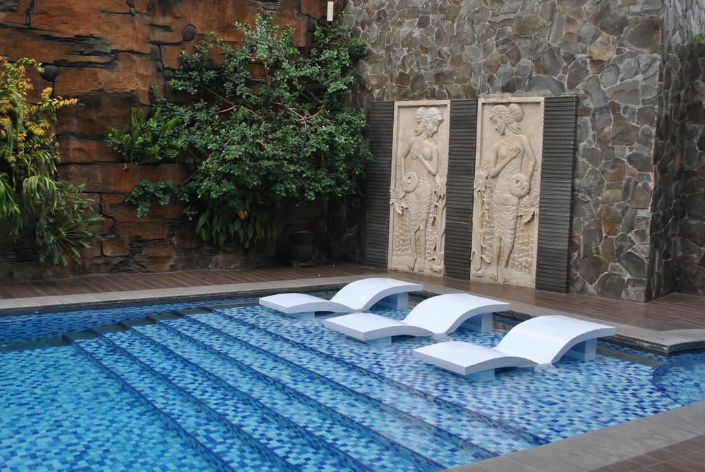 Hotel Arjuna Yogyakarta Exteriör bild