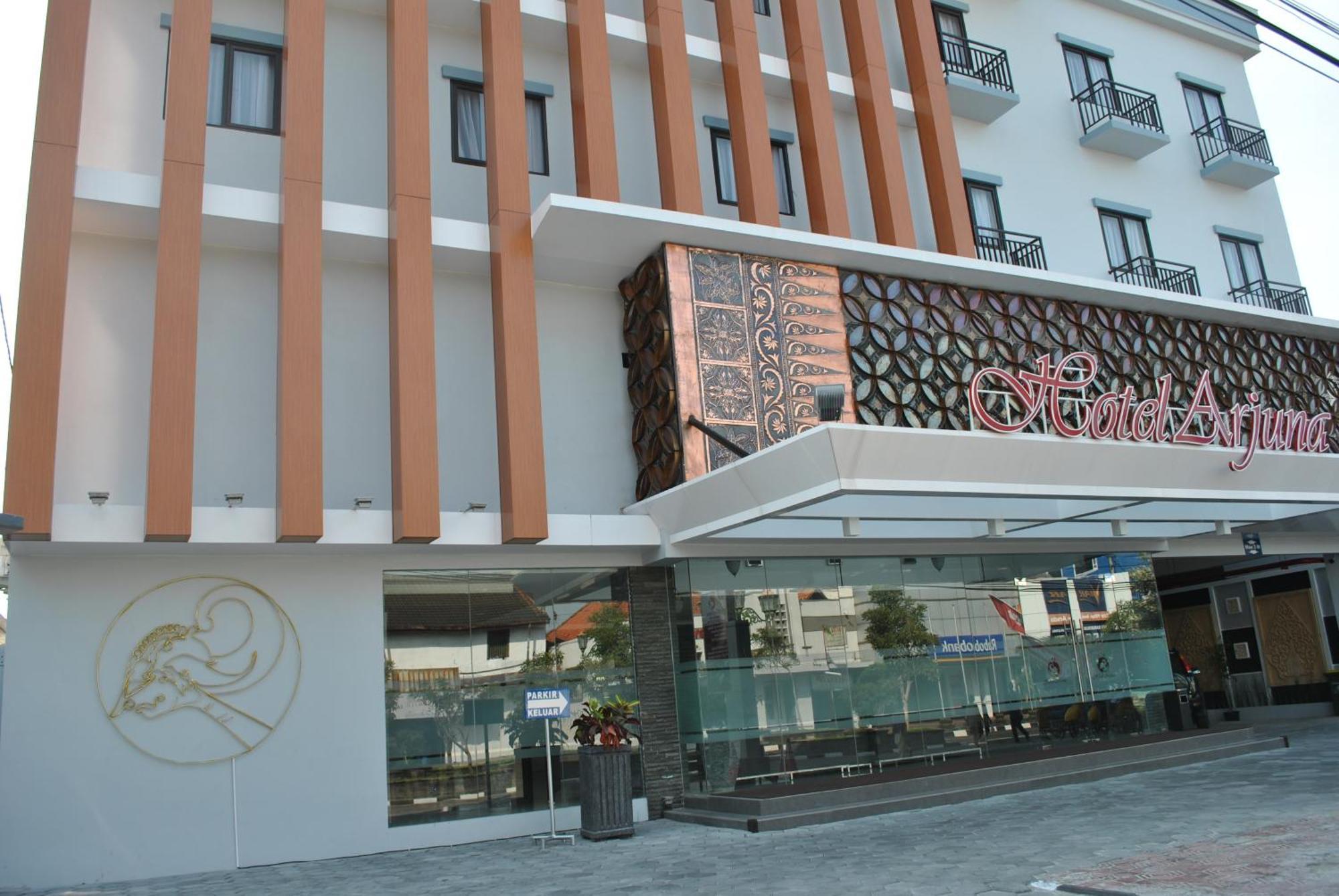 Hotel Arjuna Yogyakarta Exteriör bild