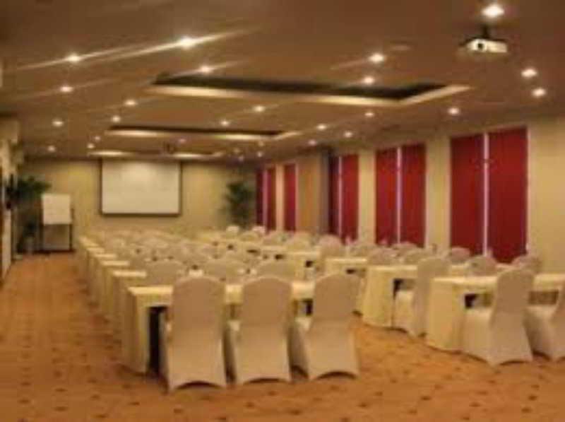 Hotel Arjuna Yogyakarta Exteriör bild
