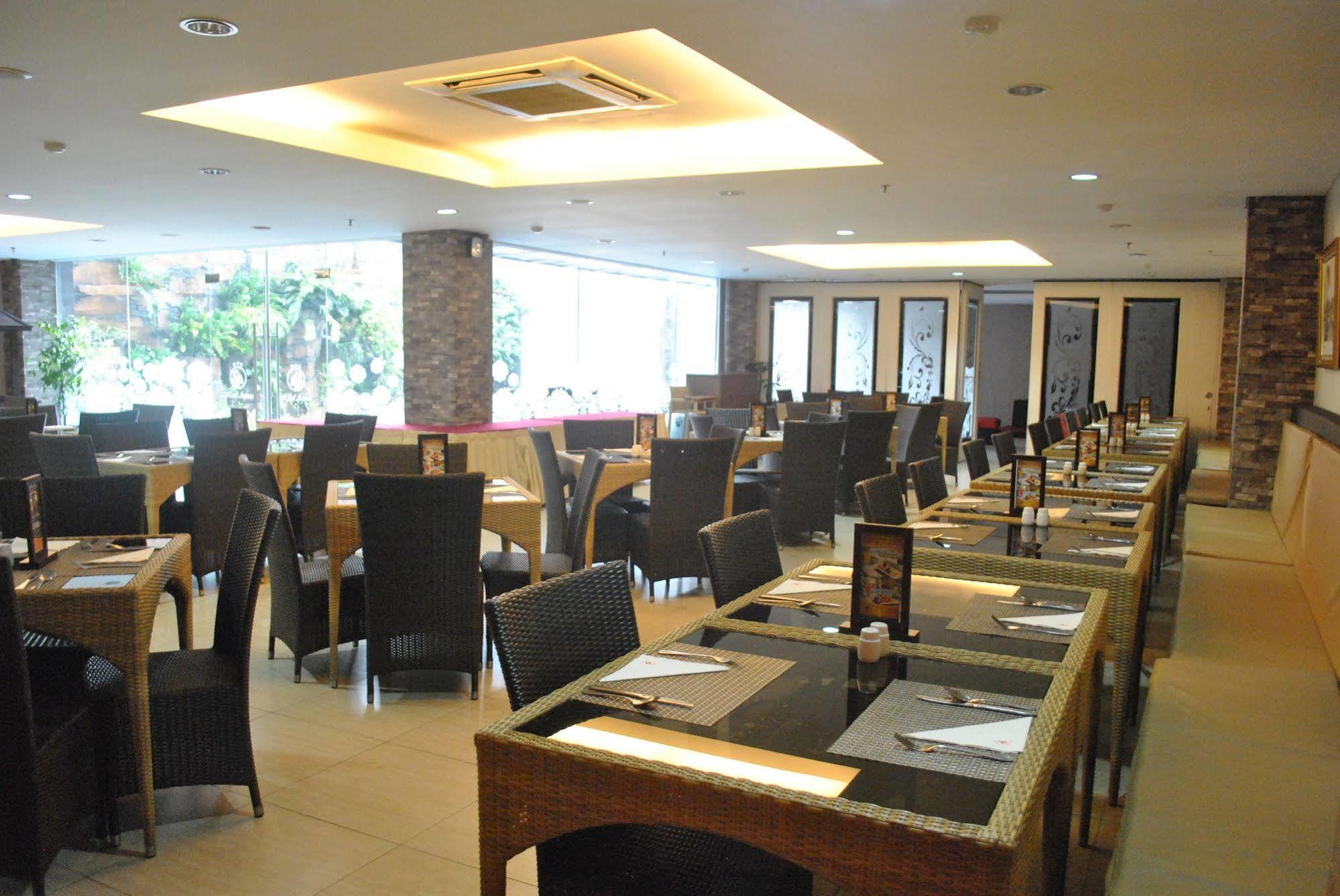 Hotel Arjuna Yogyakarta Exteriör bild