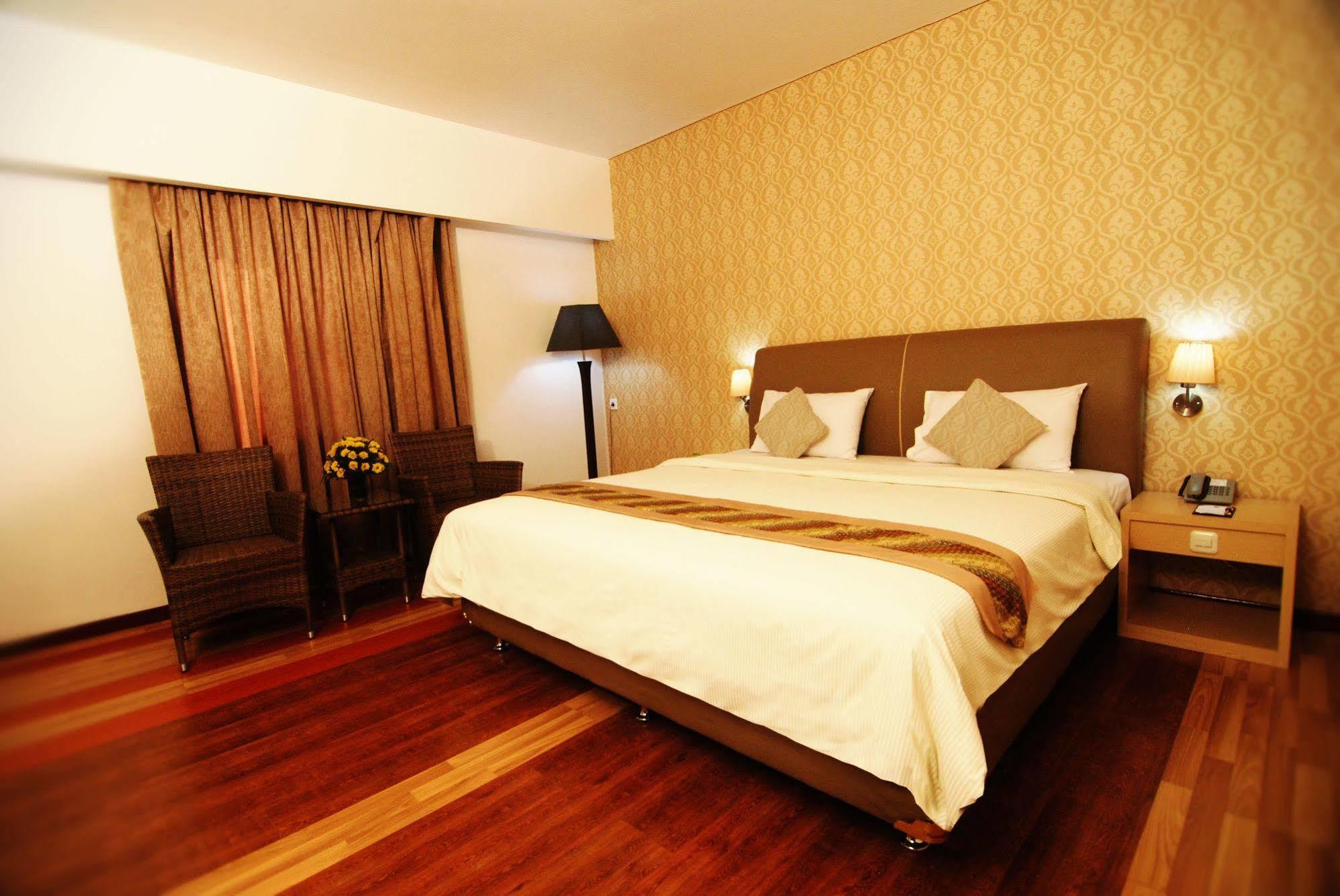 Hotel Arjuna Yogyakarta Exteriör bild