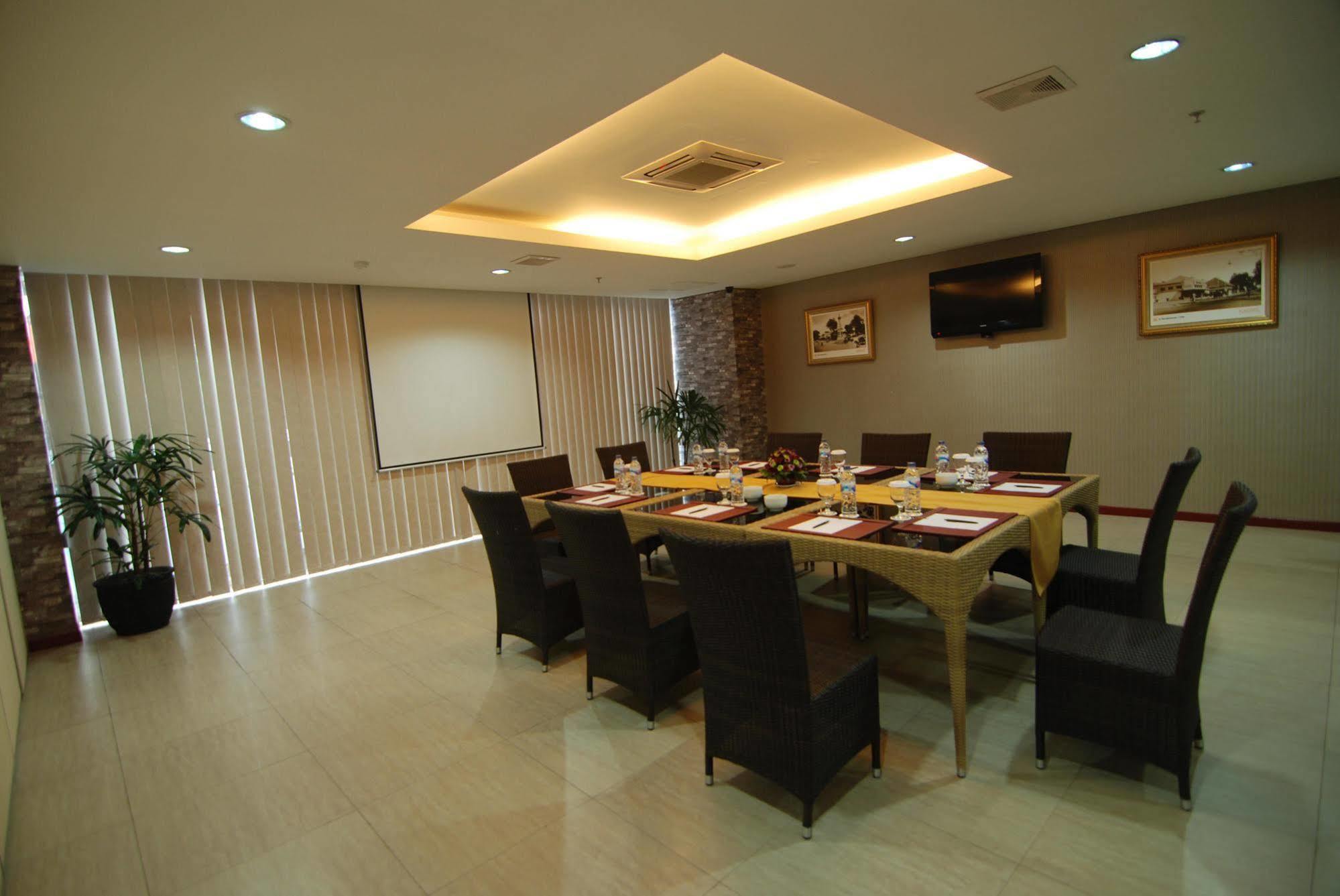 Hotel Arjuna Yogyakarta Exteriör bild