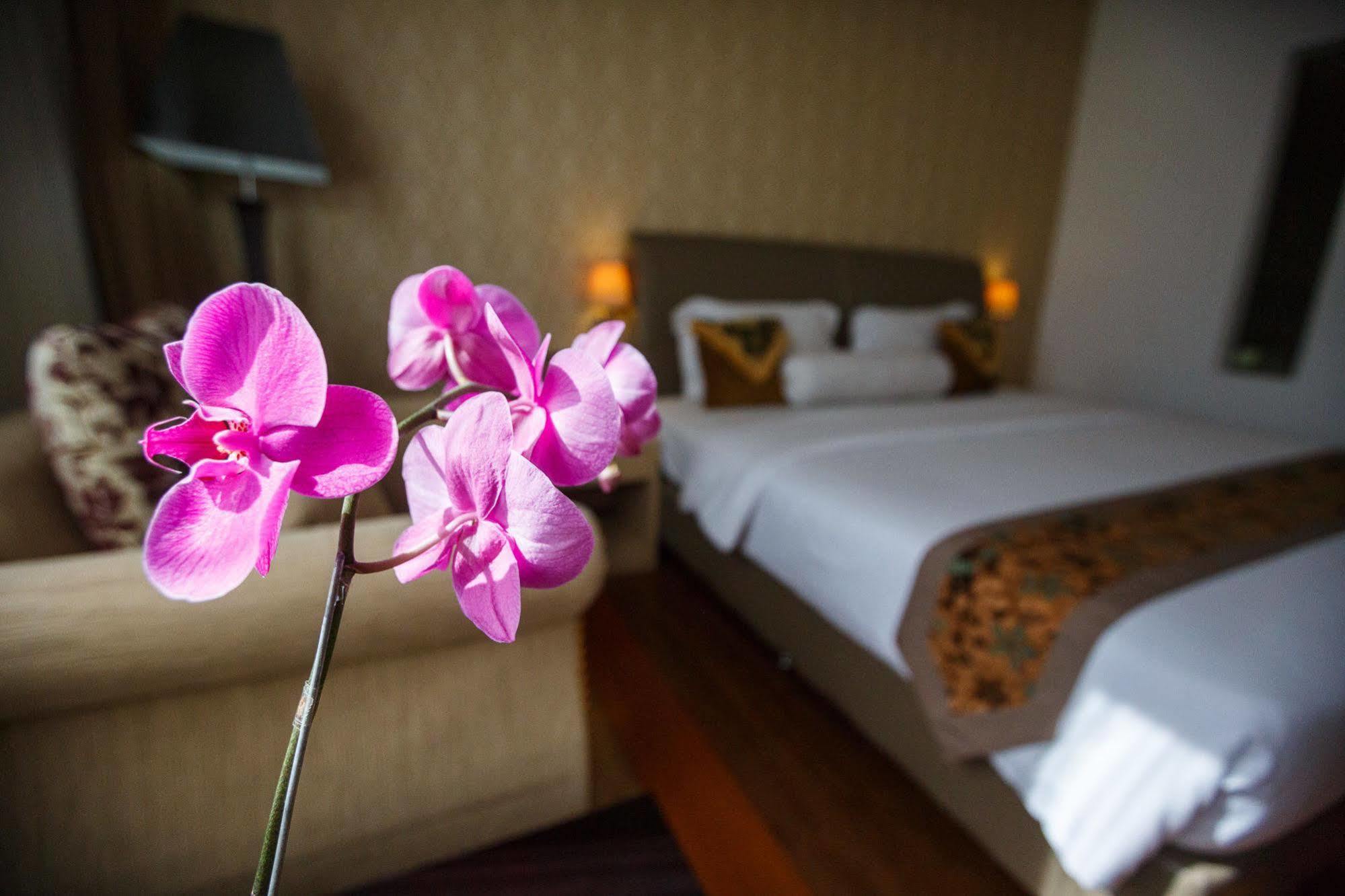 Hotel Arjuna Yogyakarta Exteriör bild